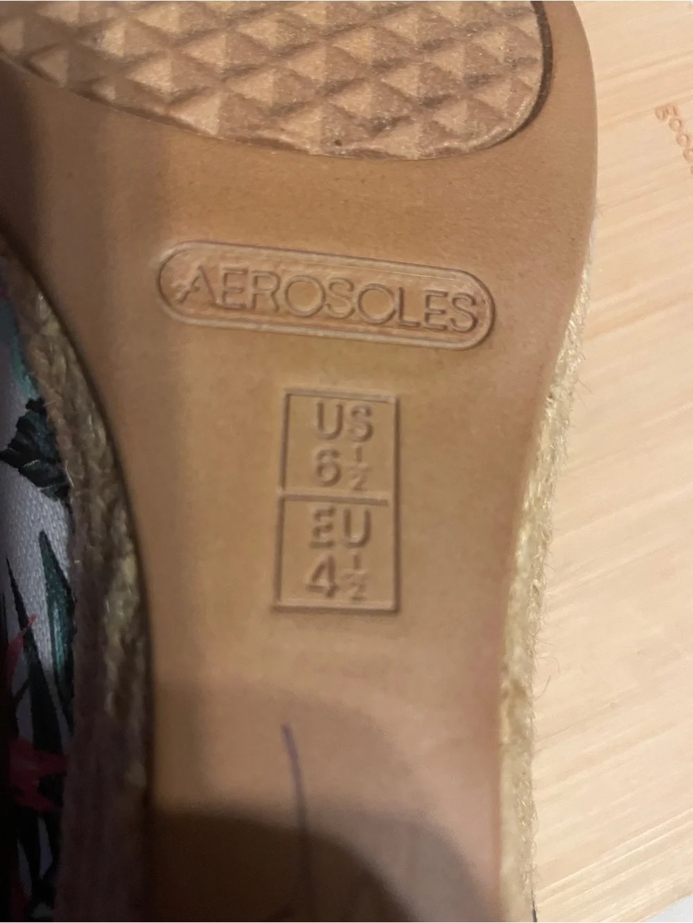 AEROSOLES Floral Knot Espadrille Wedges - White, Pink & Teal size 6.5